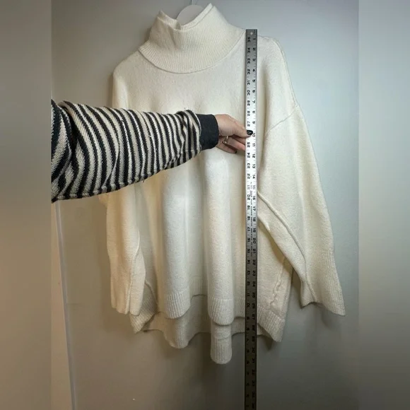 Free People Afterglow Mock Neck Cream Oversized Cozy Winter Sweater Size Smalll - Picture 15 of 17